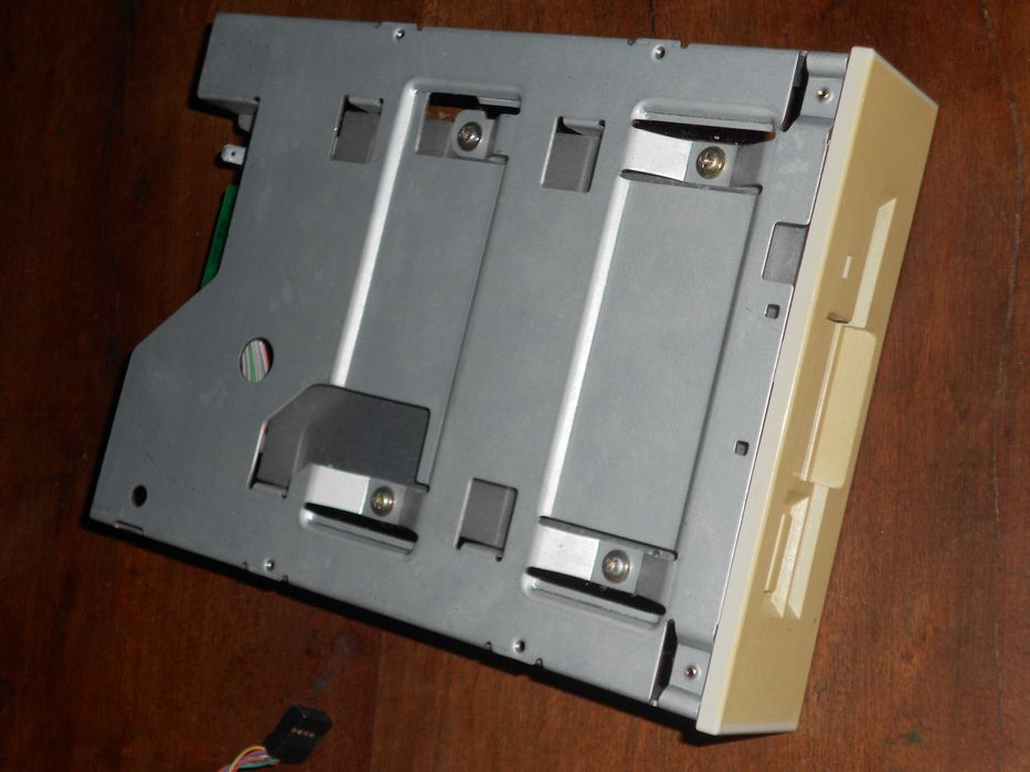 Drive disquetes 3,5" com gaveta / suporte e leitor drive cartões