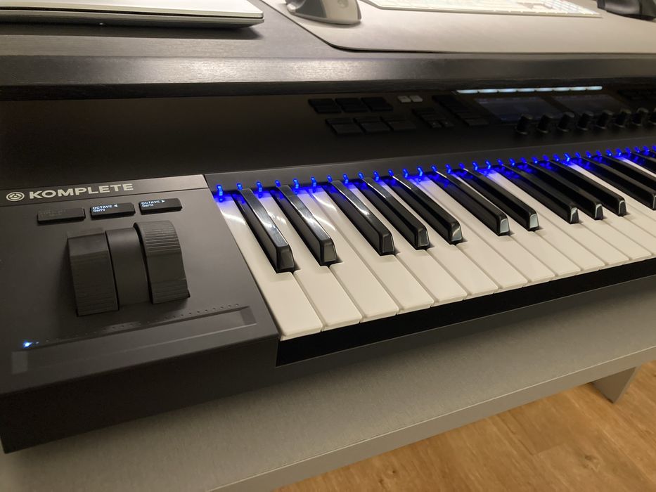 Komplete Kontrol S61 MK2