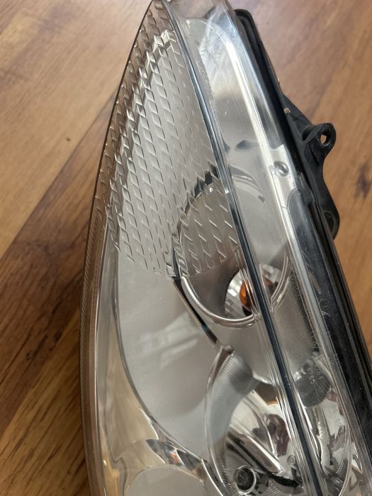 Lampa lewa reflektor ford fiesta mk7 europa