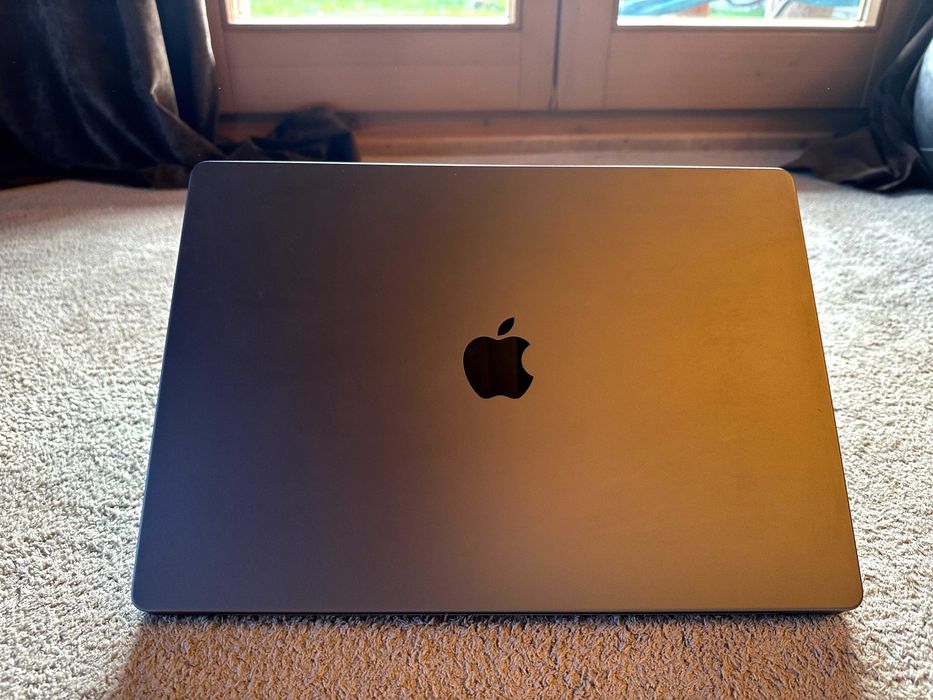Macbook Pro 16'' M1 PRO 16 RAM/512 SDD