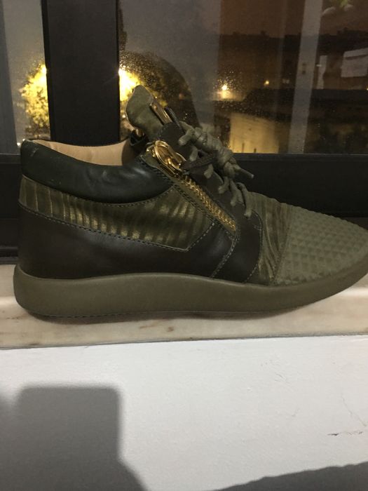 Tenis usado  mas em bom estado numero 44
