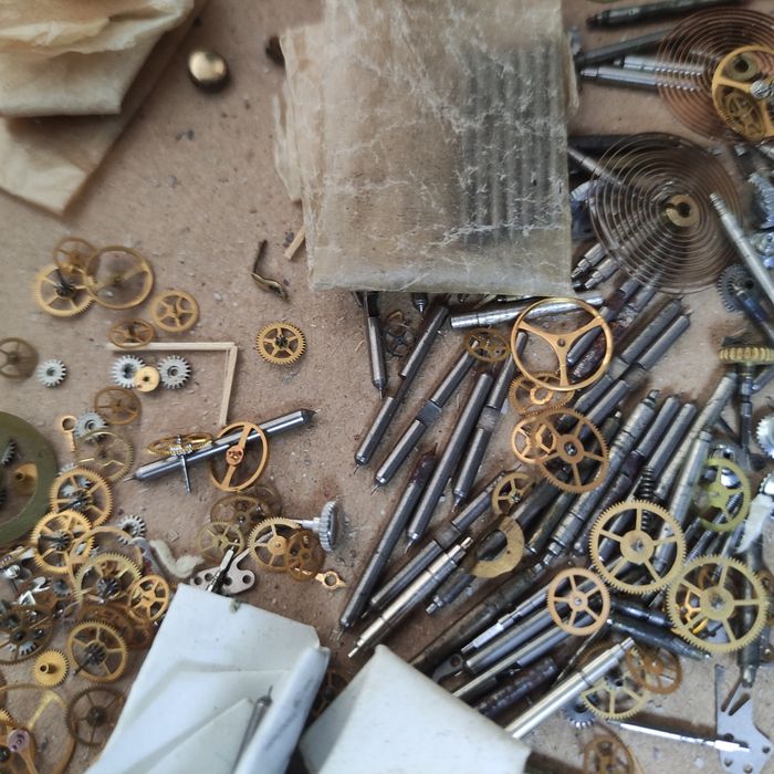 Запчасти на советские наручные часы