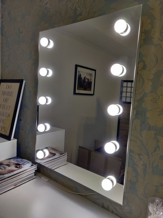 Lustro LED do salonu makijażu Soled 80x60cm