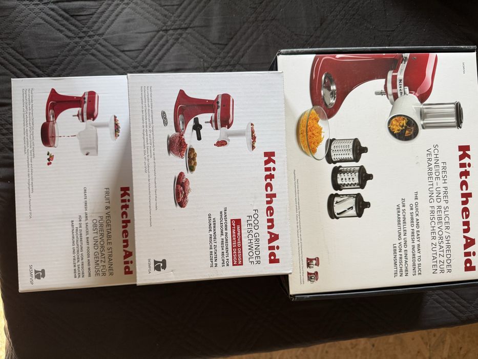 KitchenAid z akcesoriami.