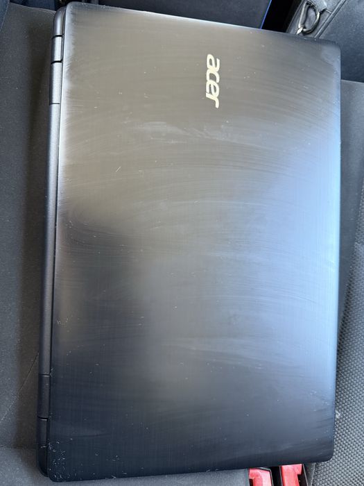 Portatil acer a funcionar