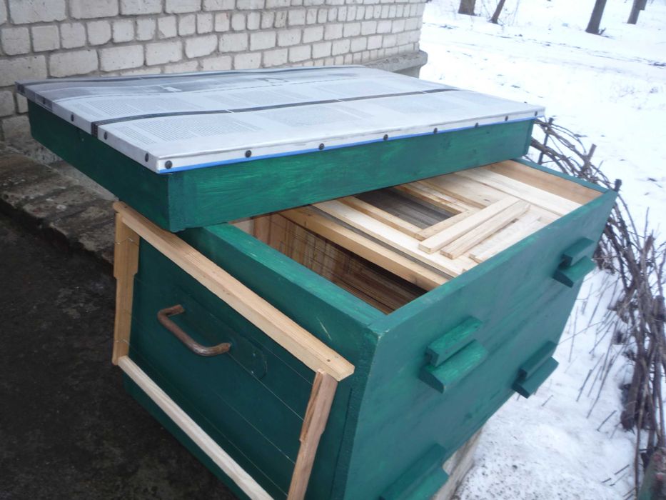 продам УЛЕЙ ЛЕЖАК на 20 рамок с тополя или поменяю на мед