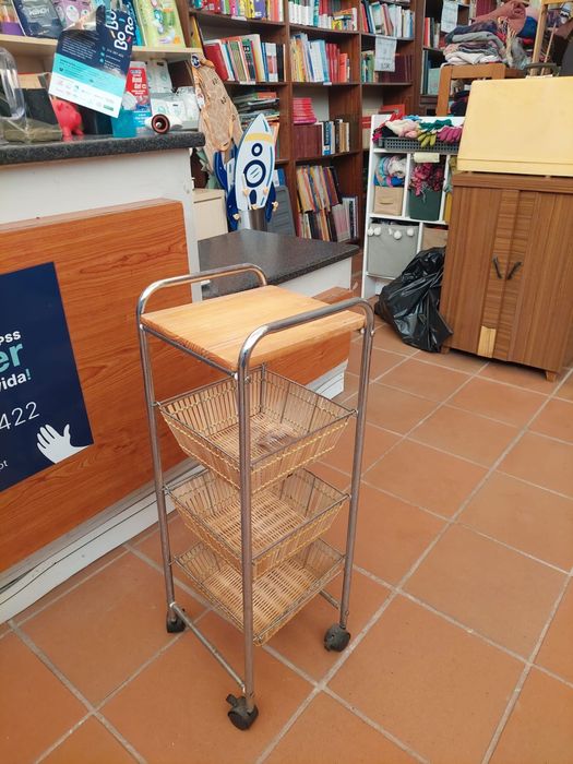 Carrinho de verga para cozinha