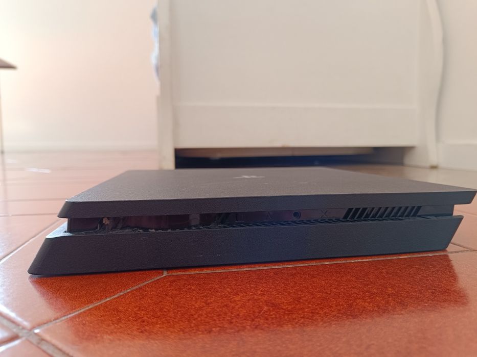 Playstation 4 Slim 500GB + Jogos