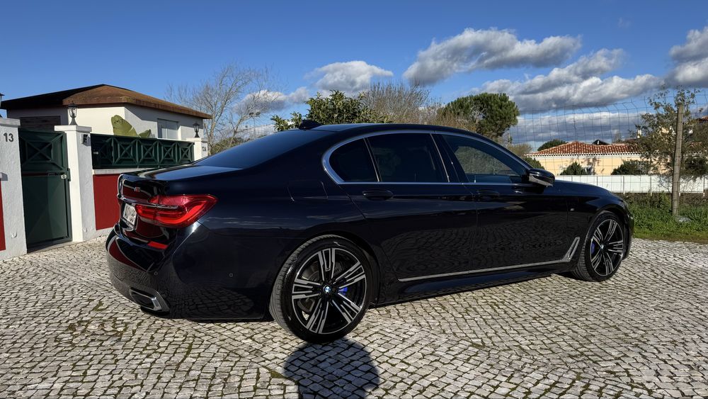 BMW 730d 265cv pack M sempre assistido na marca