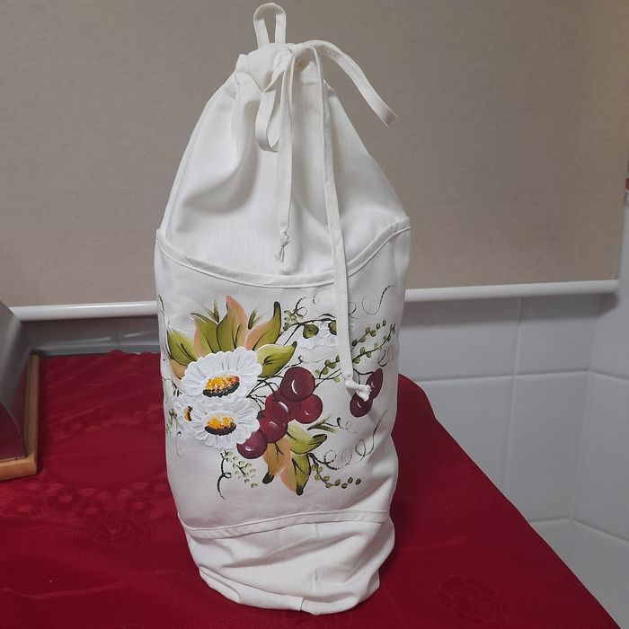 Puxa sacos(saco pintado à mão  para guardar sacos)