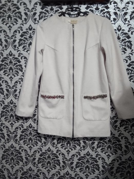 Продам жіночі платя і пальто