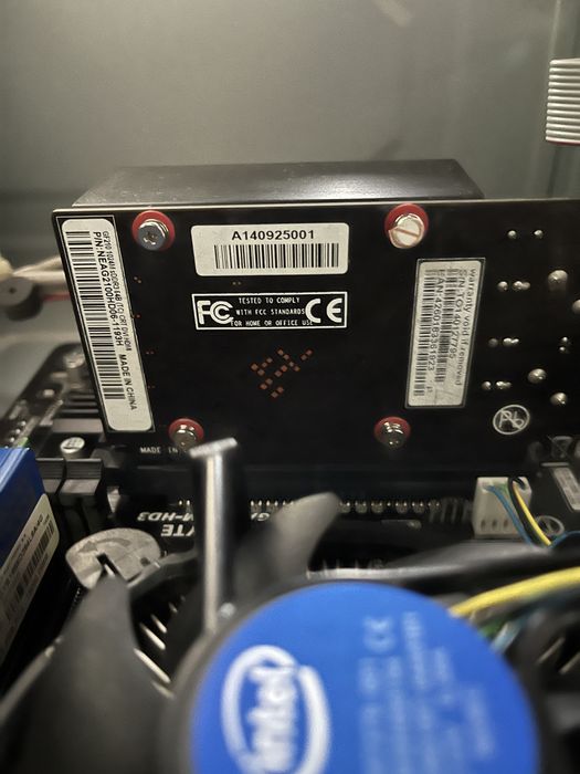 Sprzedam komputer stacjonarny z monitorem