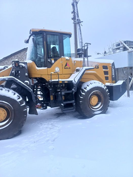 Продам фронтальний навантажувач L956FH