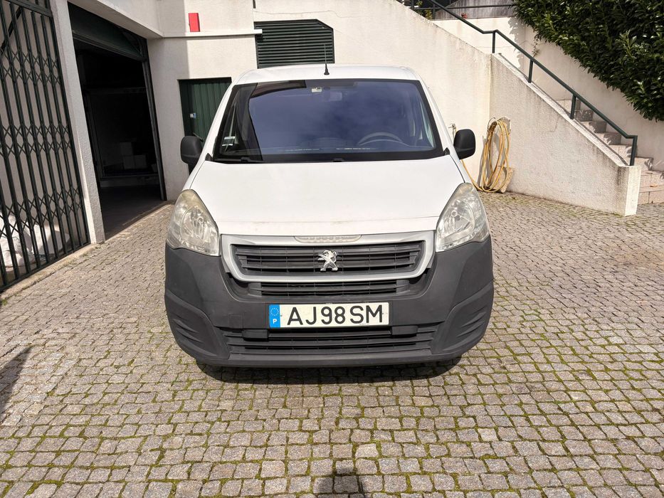 Peugeot Partner 1.6 BlueHDi 90 CV Automática Robotizada | 2016 | 179.000 km | 3 Lugares