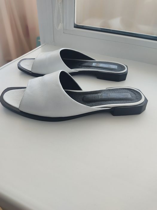 Продам шльопанці шкіряні ! На ніжку 24,5 см