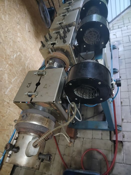 Linia produkcyjna do rur karbowanych, peszli fi 20 i 25, prawie nowa
