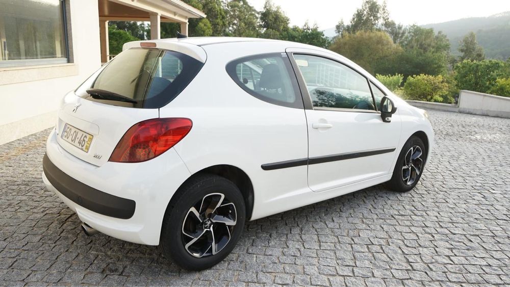 Peugeot 207 em muito bom estado