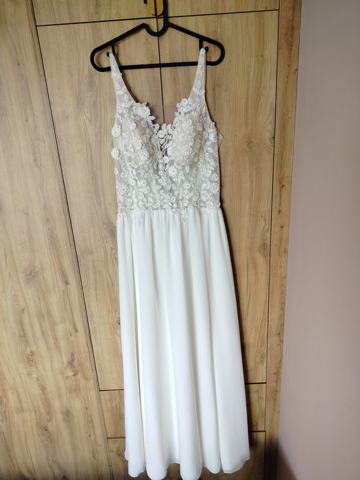 Elegancka suknia slubna