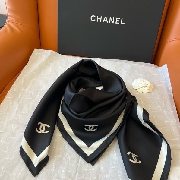 В НАЯВНОСТІ! Хустка платок шалик шовковий Chanel 90x90 см
