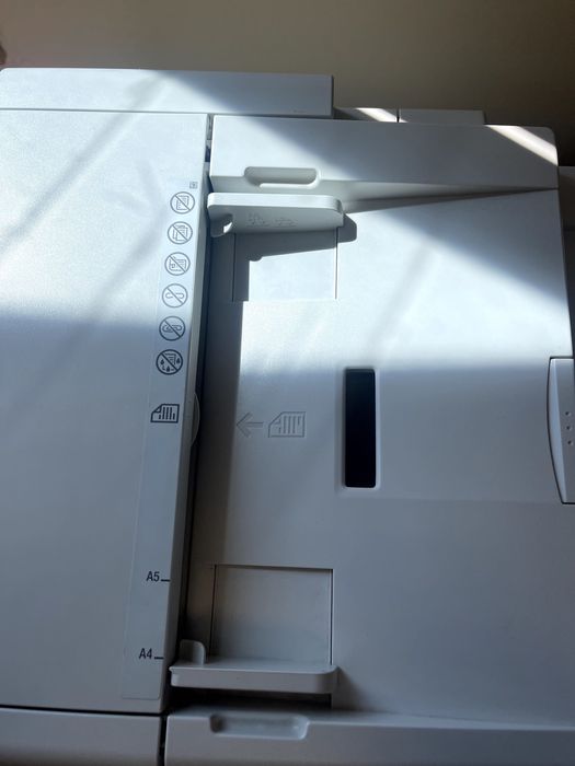 Impressora Canon i-sensys MF8230Cn