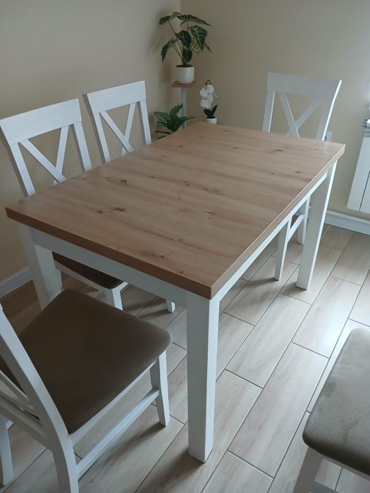 Stół drewniany do jadalni 118 × 75 cm – biały z blatem dąb, stan bardzo dobry, mało używany
