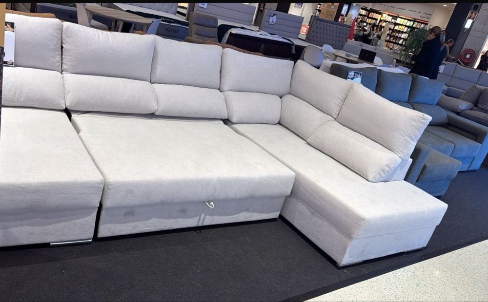 Sofá cinza com chaise longue