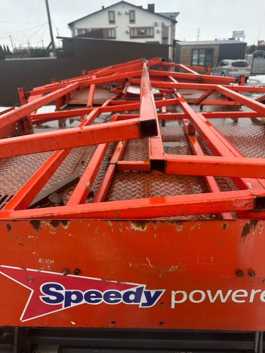 Ножничний навантажувач