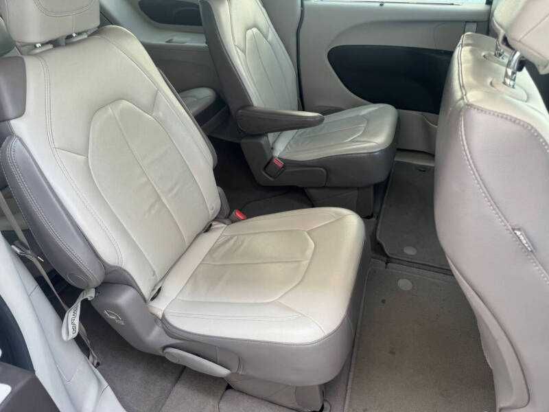 2017 Chrysler Pacifica Touring Plus