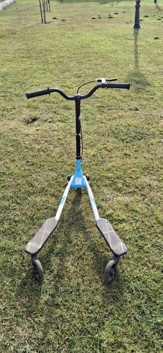 Trotinete de 3 rodas – estilo Y Fliker (movimento em zigue-zague)