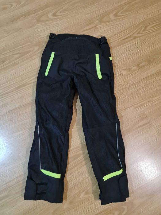 Casaco-Parka e calças motard da marca TRY Moto.