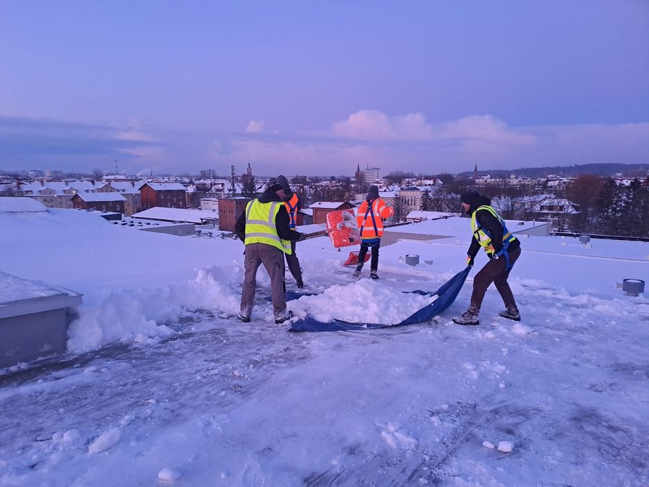 Odśnieżanie Dróg,Parkingow,Dachow 24h