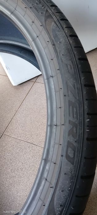 Pneus 285/30/21 semi novos