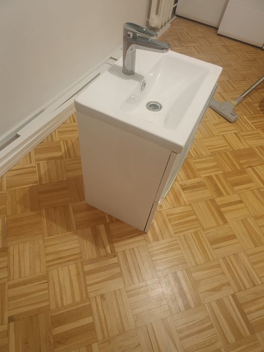 Szafka z umywalką nowa