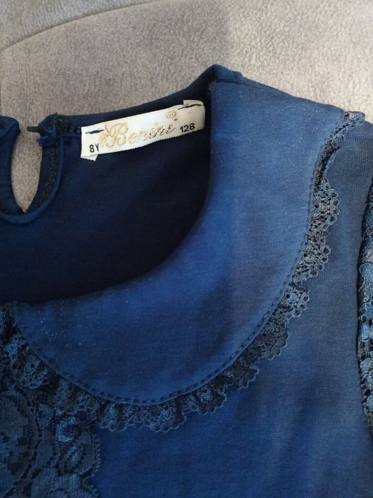 Шкільна футболка для дівчинки