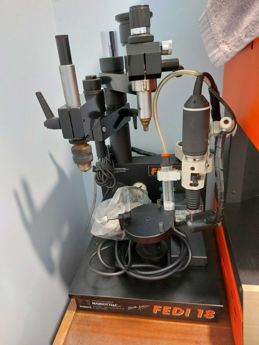 Frezadora de Laboratório Dentário