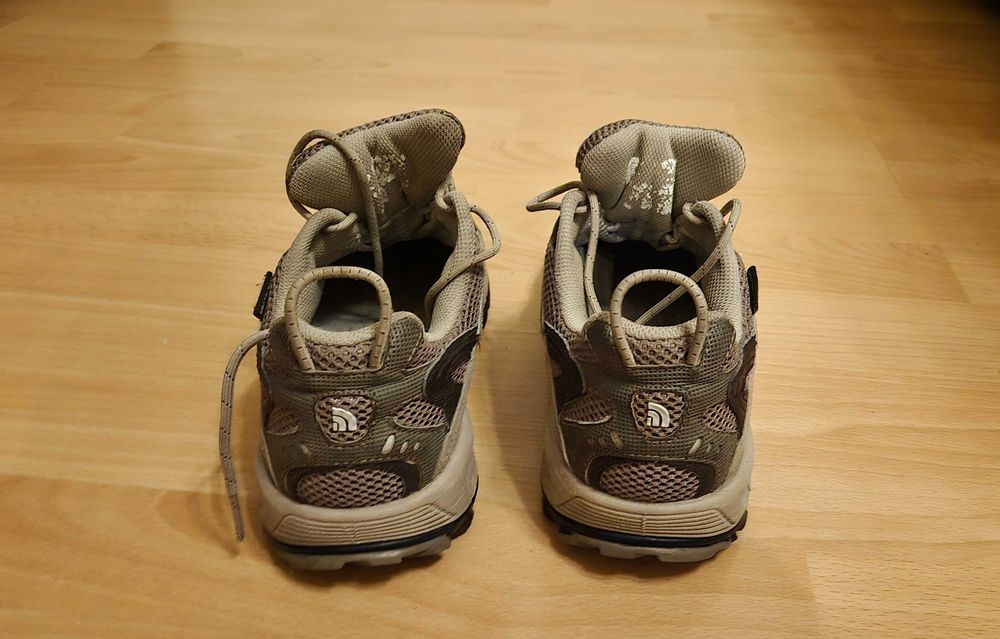 Sprzedam używane buty damskie North Face 37