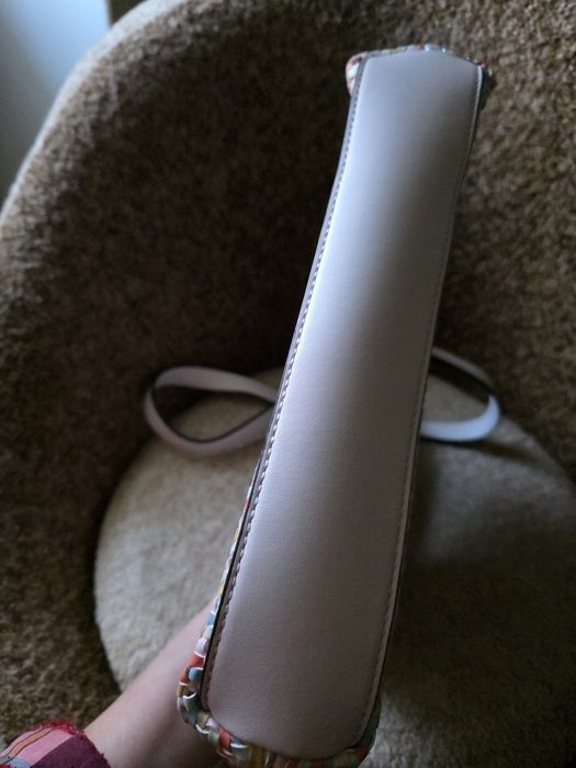 Сумка Guess з кольоровим плетінням