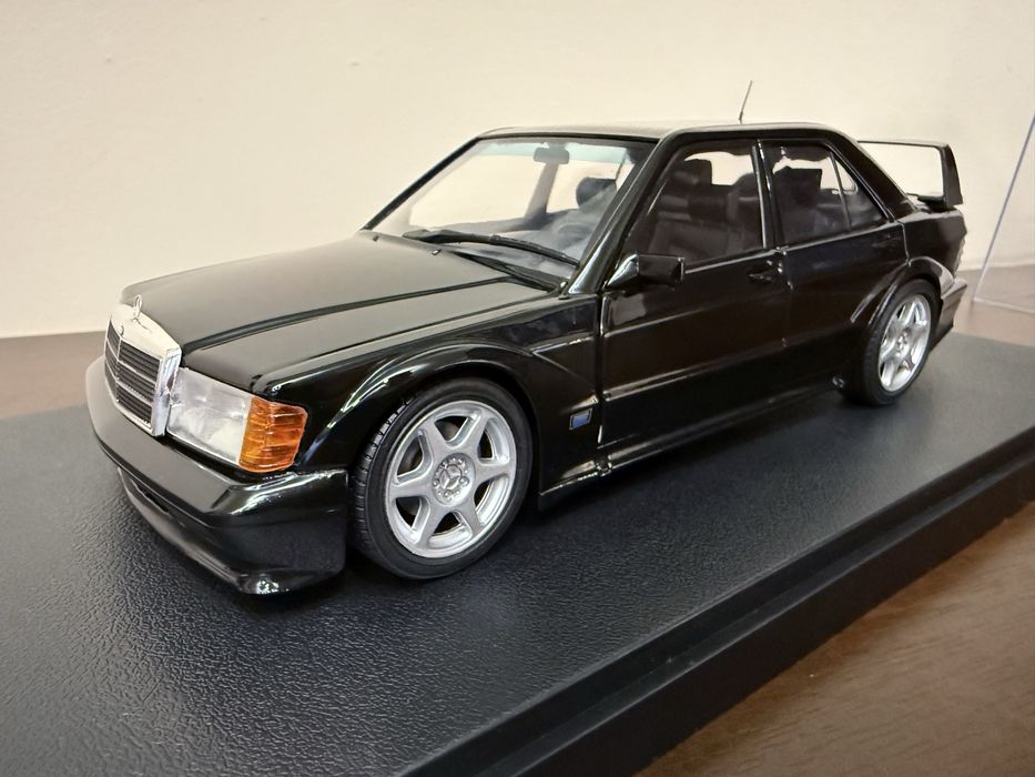 Model Mercedes-Benz 190E Evo II 1/18 Solido