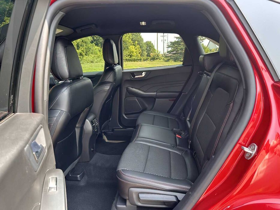 Ford Escape      2024