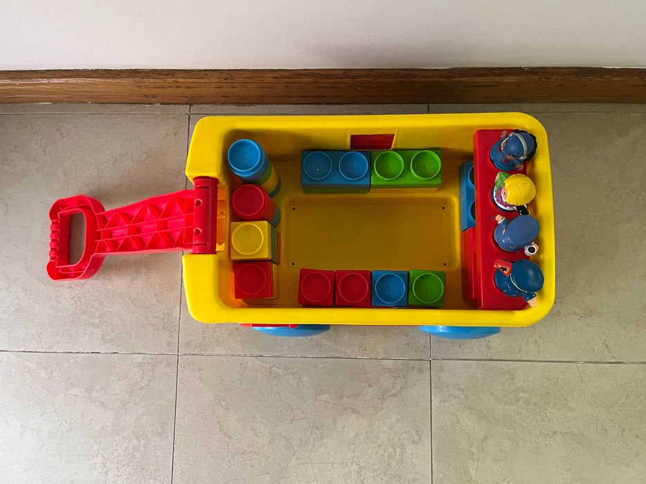 Fisher Price - Little People com Legos e Bonecos para Puxar