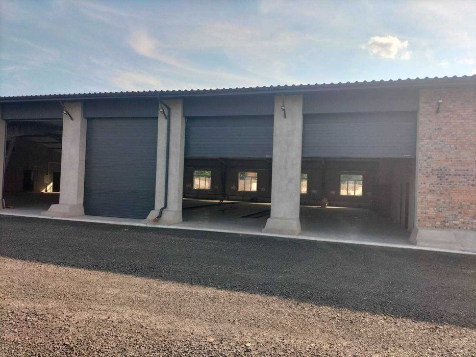 TIR - паркінг. Стоянка для вантажних автомобілів та спецтехніки.