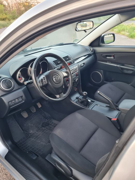 Мазда 3 1.6 бензин  Mazda 3