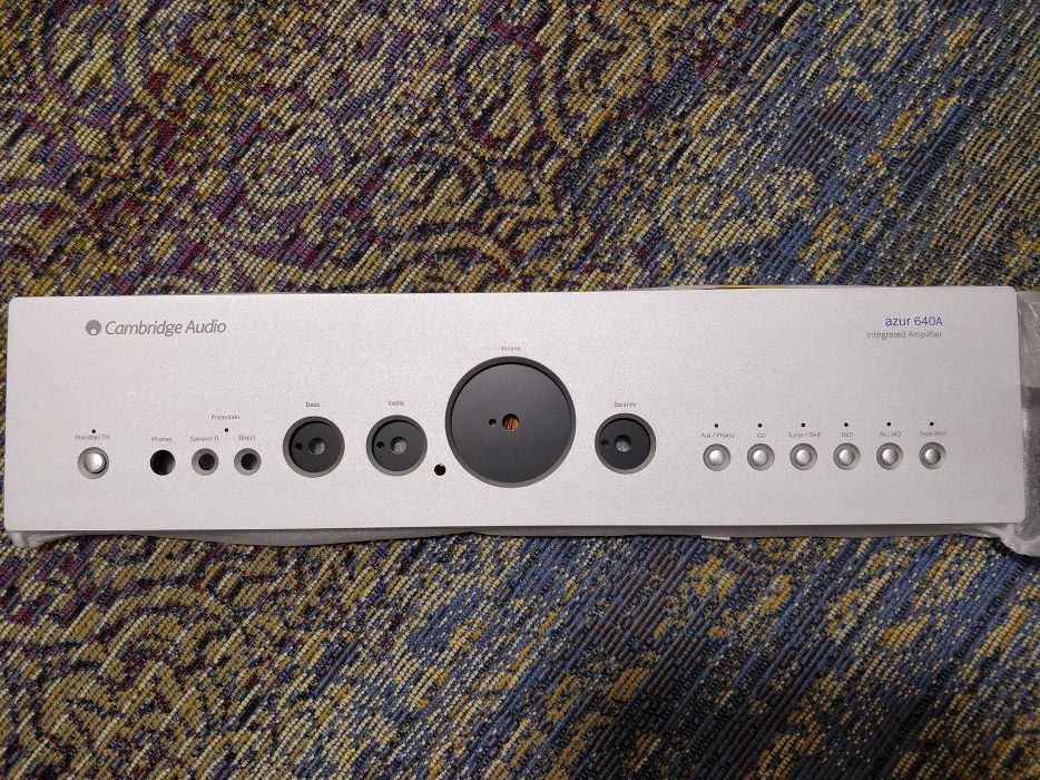 Нова передня панель для підсилювача Cambridge Audio Azur 640A