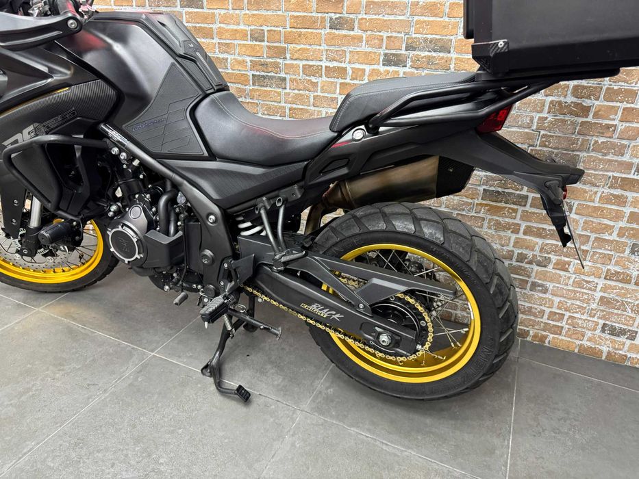 Voge 525 DSX Black Knight 10 mil Kms JAN 25