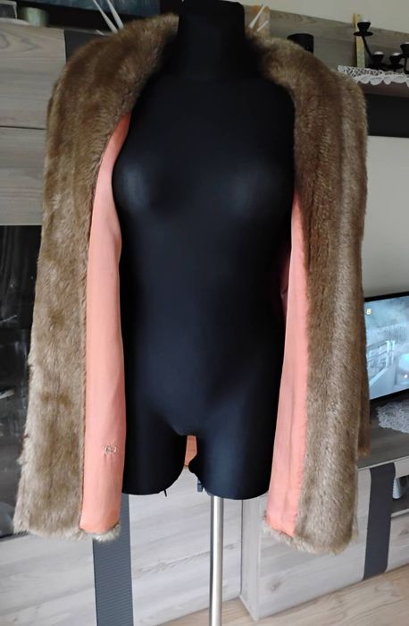 Sztuczne beżowo-brązowe futerko Made in USA r. 40 42