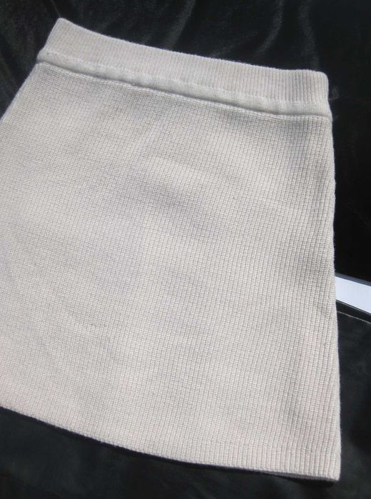 Молочная вязаная тёплая массивная мягенькая юбка трапеция ZARA M