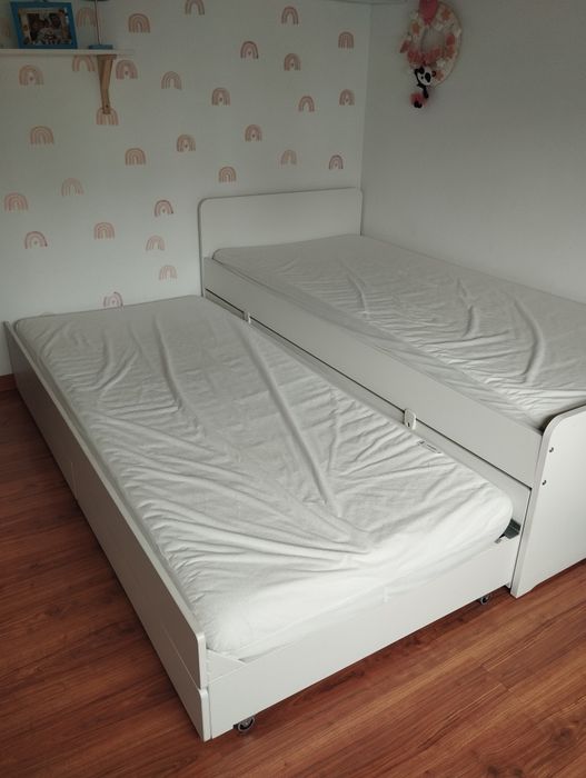 Cama dupla com gaveta e arrumação IKEA