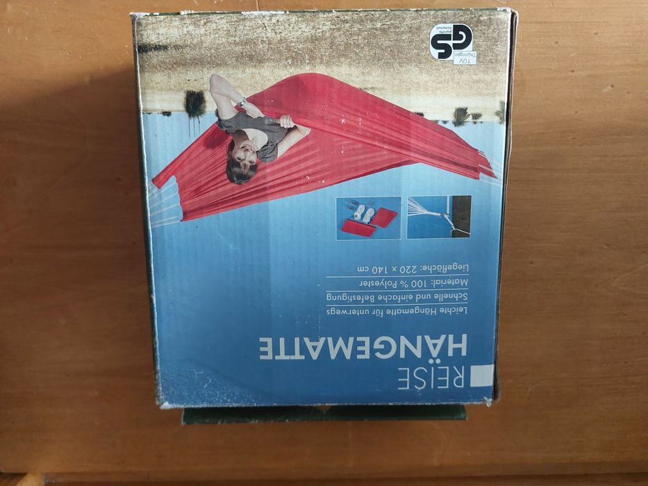 Cama de rede em vermelho