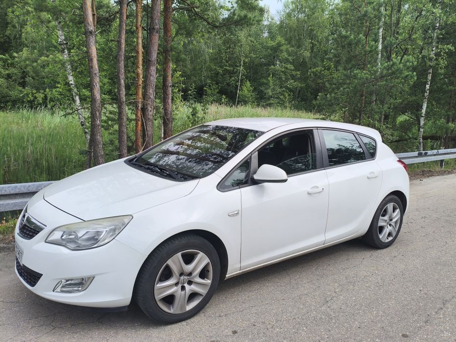 Opel Astra rok 2012
