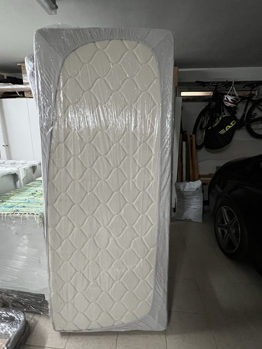 2 Camas individuais IKEA NOVAS com colchão e estrado – V. N. Gaia